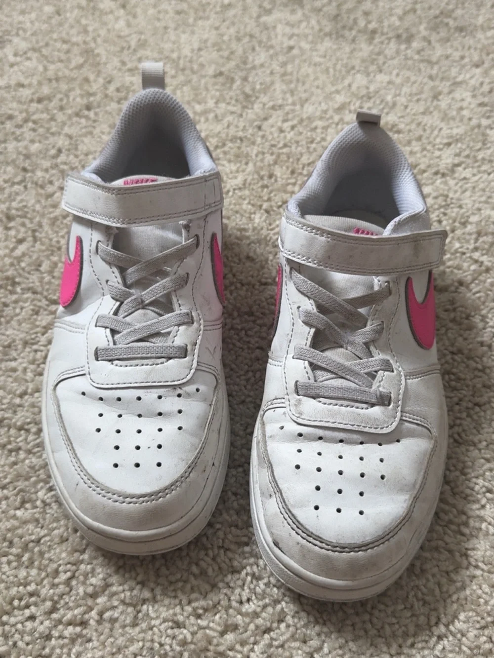 Nike White Kids Sneakers with Pink Swoosh - Velcro Strap